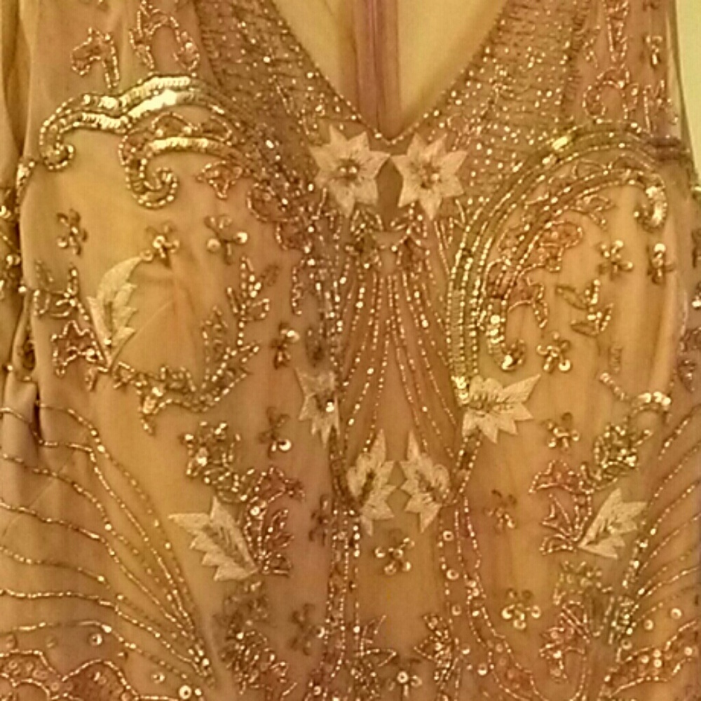 Women's dress - Picture 4 of 5